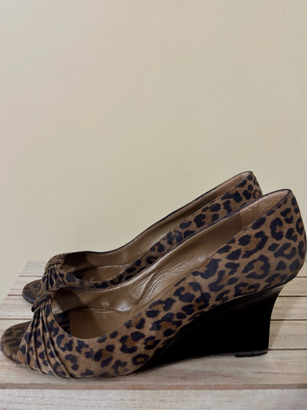 Manolo Blahnik| Y2K Leopard Print Calf Hair Wedge Peep Pumps Brown & Black Sz 8